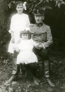 Stefan Dunikowski z córkami Ireną i Anną